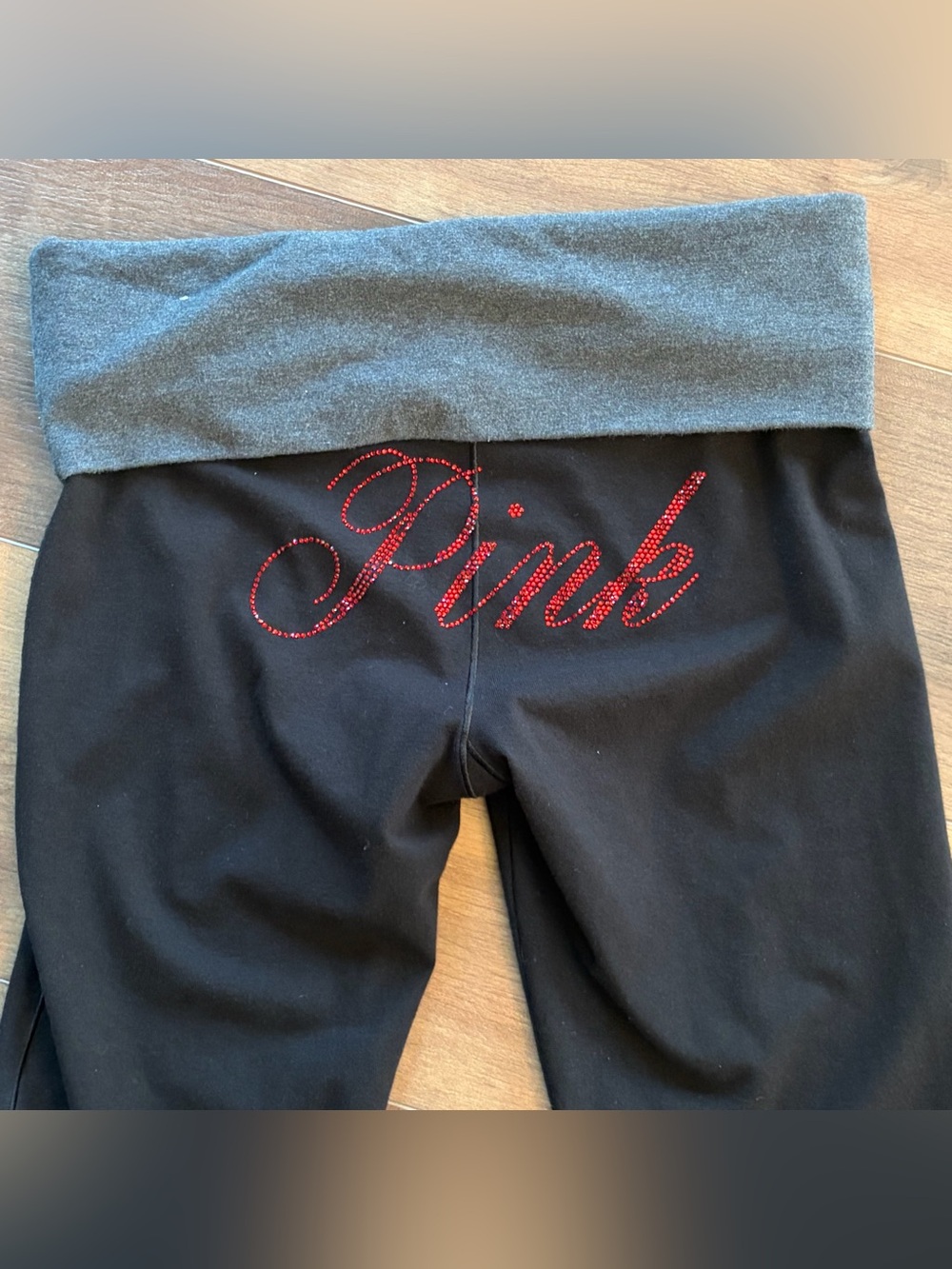 Victoria’s Secret pink rhinestone fold over flare leggings women’s size small